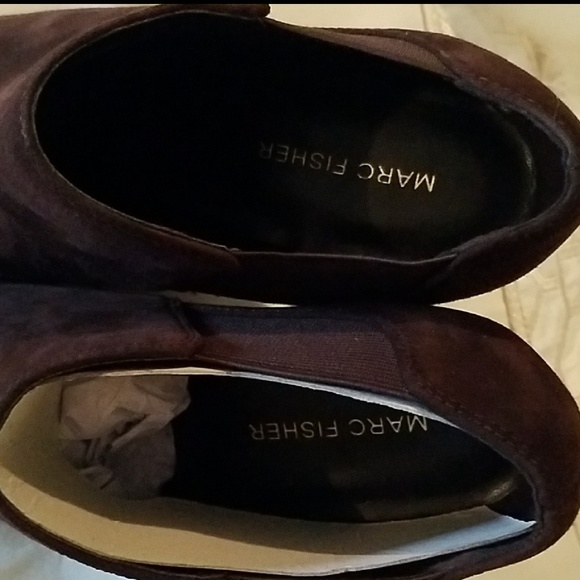 🎉HP🎊Marc Fisher brown suede pointed toe booties - Picture 2 of 4